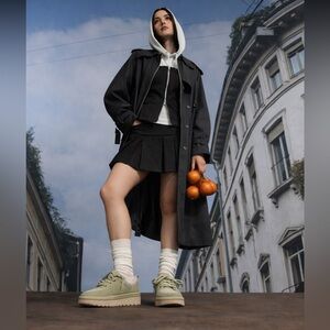 UGG Lowmel Sneakers Women’s Size 11 Muted Brass Suede Platform Casual Shoes NWOB